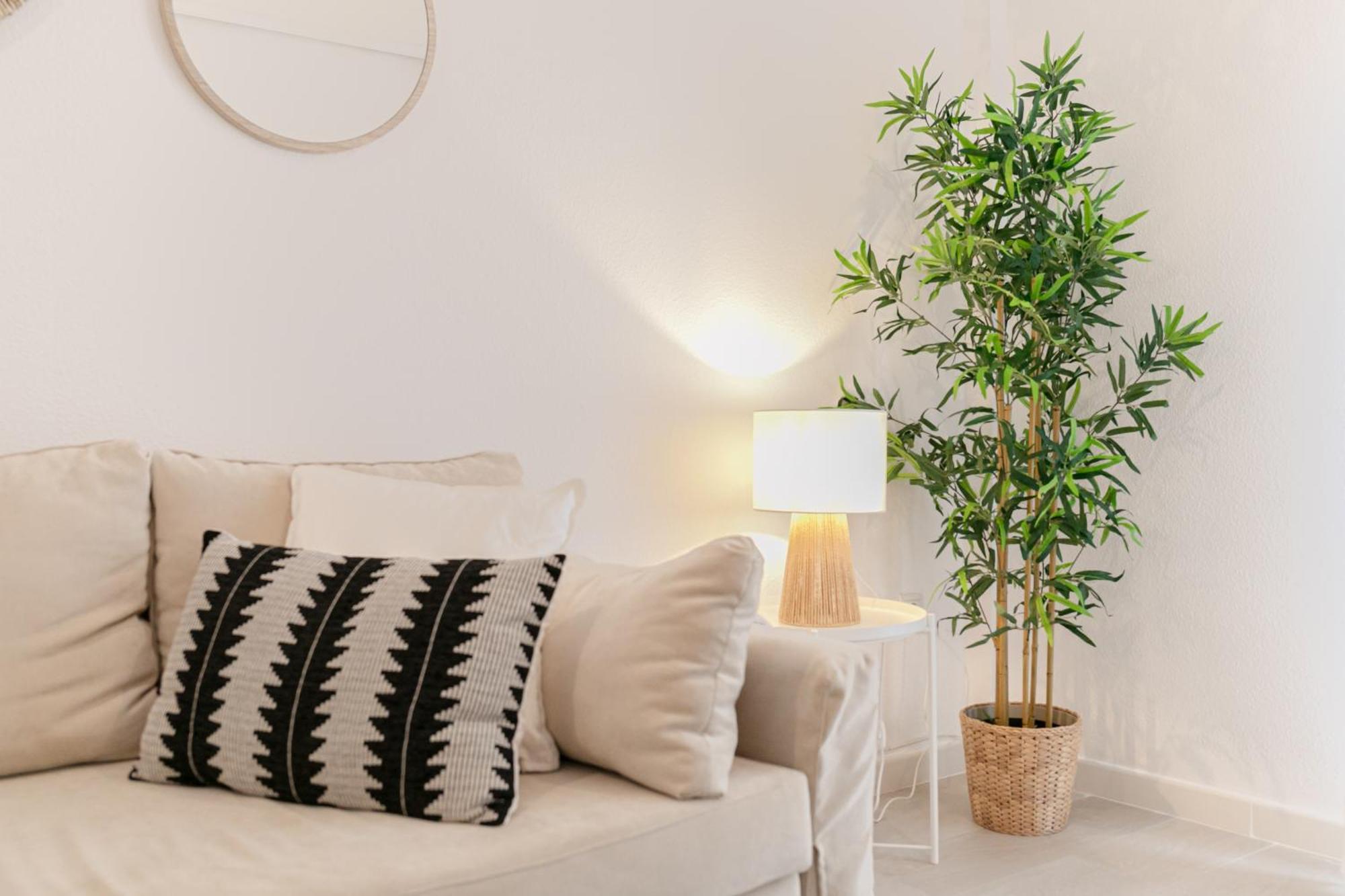 Isg Apartments Becquer Free Parking Inside The Building 塞维利亚 外观 照片